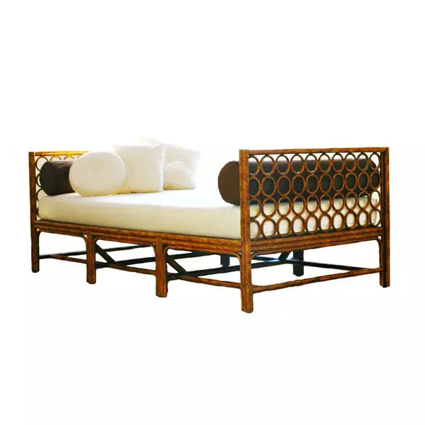 Product Image 1 for Moderne Maru Daybed from Red Egg